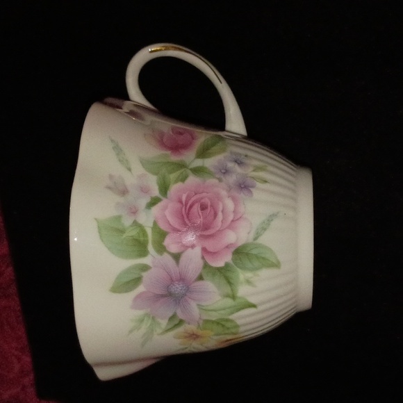 Floral Teacup and Saucer Set (Royal Minster)Bone China England - Picture 6 of 7